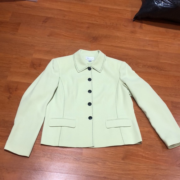 Women’s  classy and stunning wide legged pants suit - Picture 2 of 16